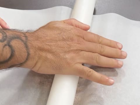 Entremets indivuduali al cioccolato con caramello alla banana e arachidi - 10