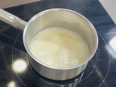 Entremets indivuduali al cioccolato con caramello alla banana e arachidi - 19