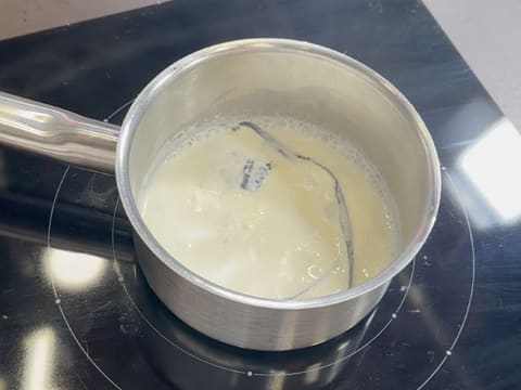 Entremets indivuduali al cioccolato con caramello alla banana e arachidi - 20