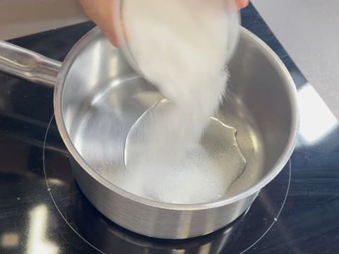 Entremets indivuduali al cioccolato con caramello alla banana e arachidi - 21