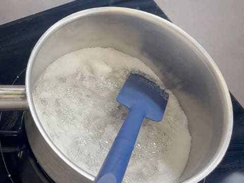 Entremets indivuduali al cioccolato con caramello alla banana e arachidi - 22