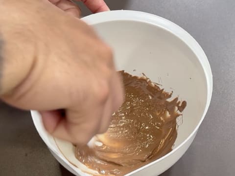 Entremets indivuduali al cioccolato con caramello alla banana e arachidi - 3