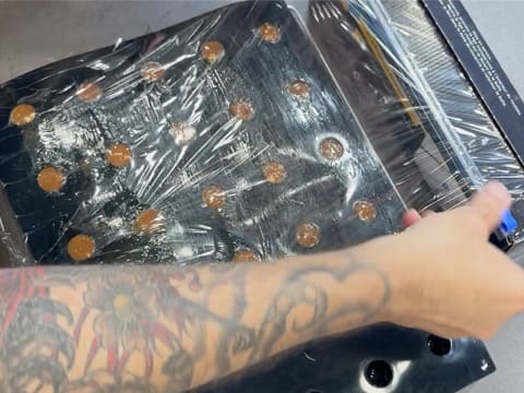 Entremets indivuduali al cioccolato con caramello alla banana e arachidi - 47