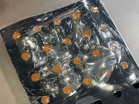 Entremets indivuduali al cioccolato con caramello alla banana e arachidi - 48