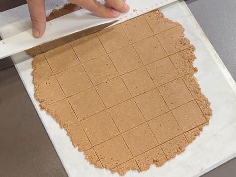 Entremets indivuduali al cioccolato con caramello alla banana e arachidi - 51