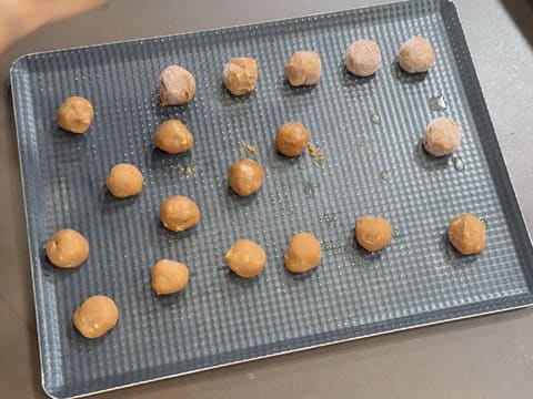 Entremets indivuduali al cioccolato con caramello alla banana e arachidi - 54