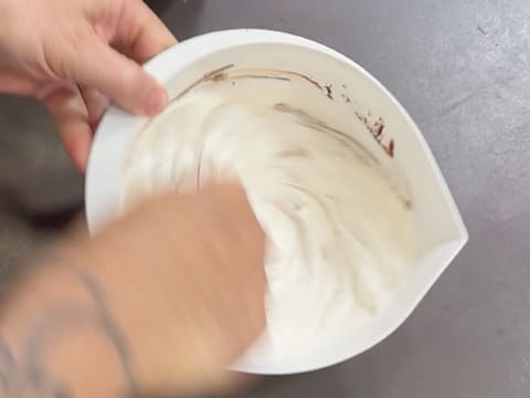 Entremets indivuduali al cioccolato con caramello alla banana e arachidi - 67