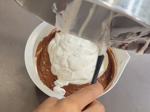 Entremets indivuduali al cioccolato con caramello alla banana e arachidi - 69