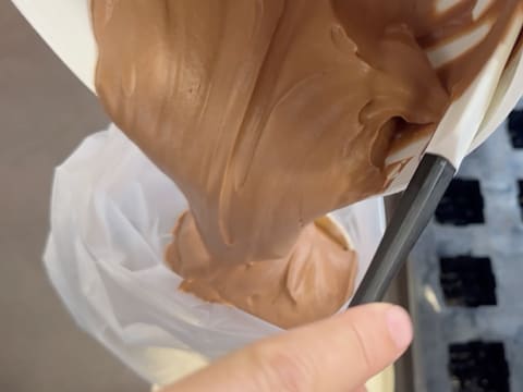 Entremets indivuduali al cioccolato con caramello alla banana e arachidi - 73