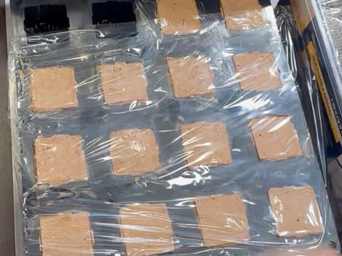 Entremets indivuduali al cioccolato con caramello alla banana e arachidi - 85