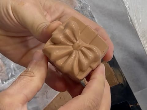 Entremets indivuduali al cioccolato con caramello alla banana e arachidi - 88