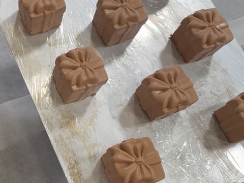 Entremets indivuduali al cioccolato con caramello alla banana e arachidi - 89