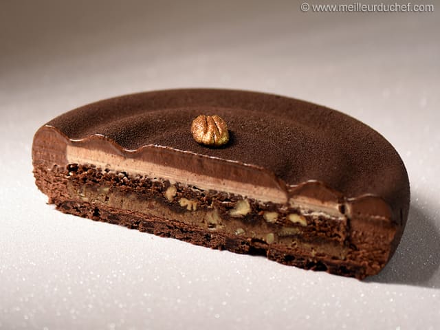 Entremets al cioccolato fondente e pralinato alla vaniglia e noci pecan