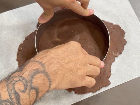Entremets al cioccolato fondente e pralinato alla vaniglia e noci pecan - 23