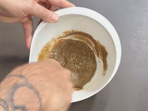 Entremets al cioccolato fondente e pralinato alla vaniglia e noci pecan - 36