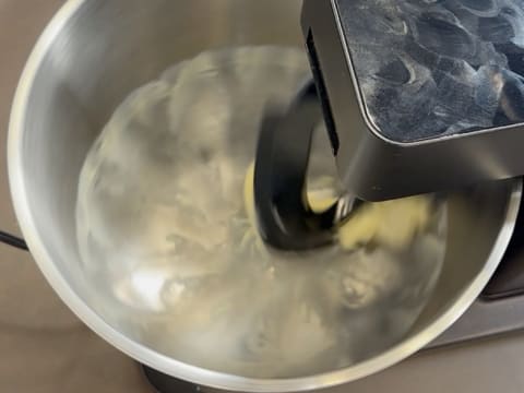 Entremets al cioccolato fondente e pralinato alla vaniglia e noci pecan - 4