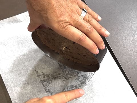 Entremets al cioccolato fondente e pralinato alla vaniglia e noci pecan - 86