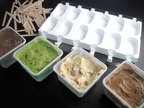 Gelato a stecco al cioccolato e mandorle - 1