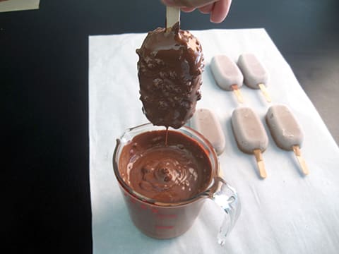 Gelato a stecco al cioccolato e mandorle - 11