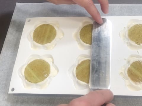 Mini entremets al rabarbaro, litchi e tè matcha - 86