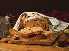 Pane di segale con noci e frutta secca