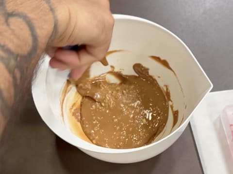 Tavoletta Calendario dell'Avvento cioccolato, arachidi e caramello al burro salato - 81