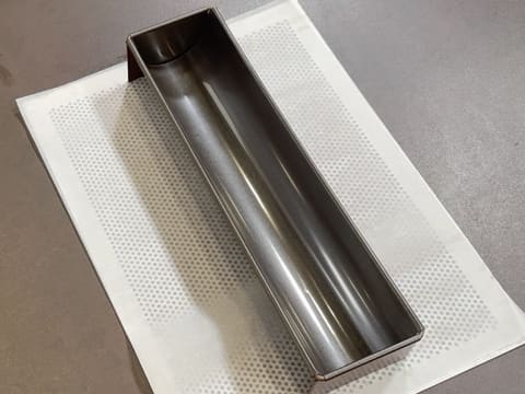 Tronchetto di Natale all'Ananas, Cocco e Pralinato al Sesamo Nero - 124