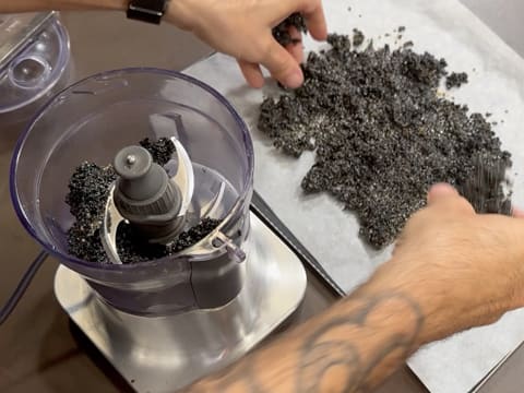 Tronchetto di Natale all'Ananas, Cocco e Pralinato al Sesamo Nero - 13