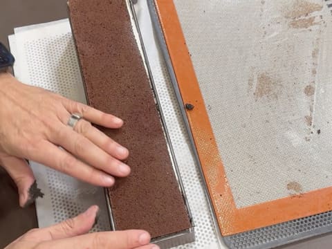 Tronchetto di Natale all'Ananas, Cocco e Pralinato al Sesamo Nero - 135