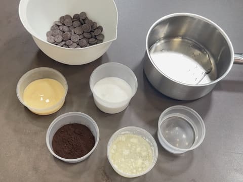 Tronchetto di Natale all'Ananas, Cocco e Pralinato al Sesamo Nero - 149