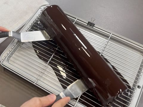 Tronchetto di Natale all'Ananas, Cocco e Pralinato al Sesamo Nero - 173