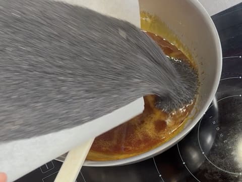 Tronchetto di Natale all'Ananas, Cocco e Pralinato al Sesamo Nero - 8