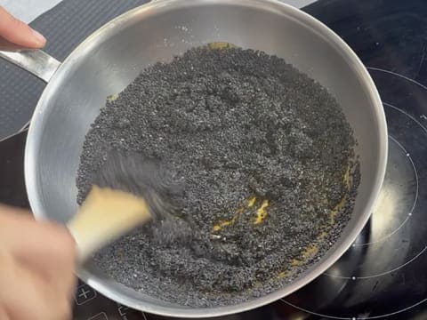 Tronchetto di Natale all'Ananas, Cocco e Pralinato al Sesamo Nero - 9