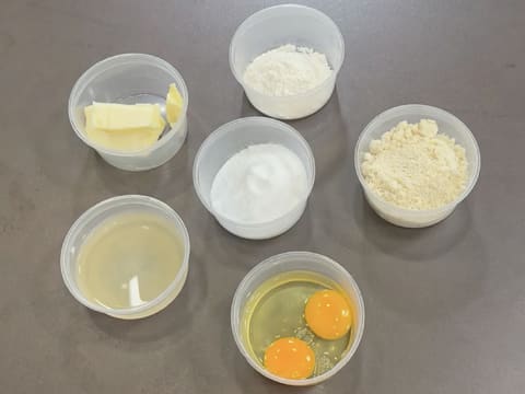 Tronchetto di Natale al kombucha, mela verde e vaniglia affumicata - 1