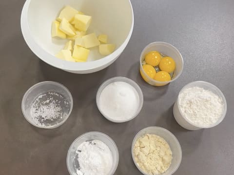 Tronchetto di Natale al kombucha, mela verde e vaniglia affumicata - 111