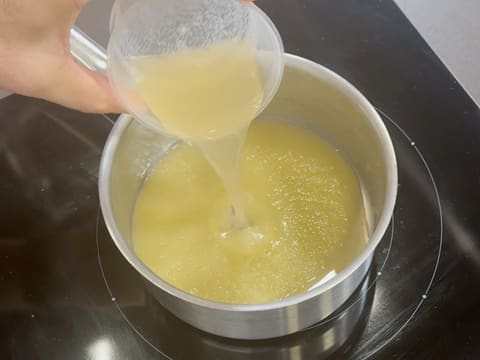 Tronchetto di Natale al kombucha, mela verde e vaniglia affumicata - 40