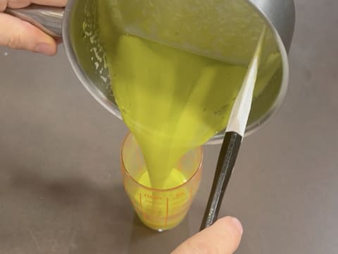 Tronchetto di Natale al kombucha, mela verde e vaniglia affumicata - 52