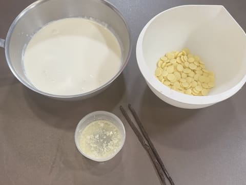 Tronchetto di Natale al kombucha, mela verde e vaniglia affumicata - 56