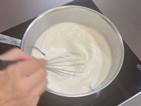 Tronchetto di Natale al kombucha, mela verde e vaniglia affumicata - 60