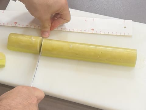 Tronchetto di Natale al kombucha, mela verde e vaniglia affumicata - 77