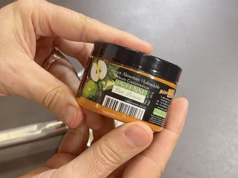 Tronchetto di Natale al kombucha, mela verde e vaniglia affumicata - 97