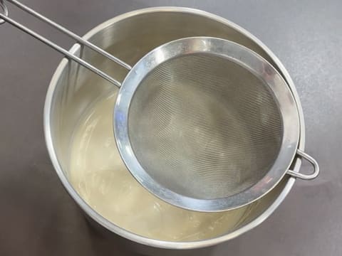 Tronchetto di Natale ai lamponi e pistacchio - 11