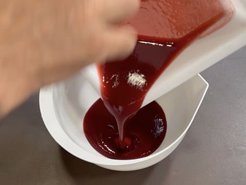 Tronchetto di Natale ai lamponi e pistacchio - 33