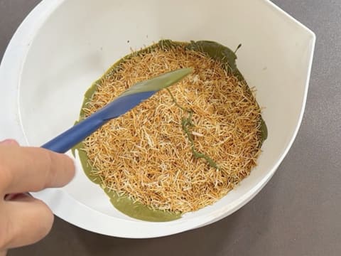 Tronchetto di Natale ai lamponi e pistacchio - 48