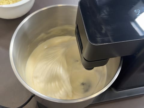 Tronchetto di Natale ai lamponi e pistacchio - 9