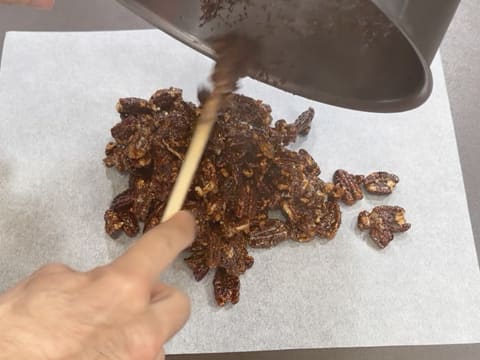 Tronchetto di Natale con vaniglia, caramello e noci pecan - 12