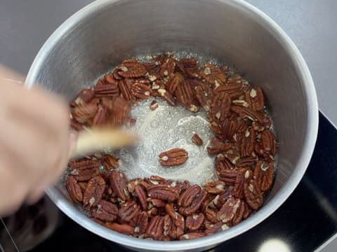 Tronchetto di Natale con vaniglia, caramello e noci pecan - 5